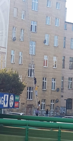 Po drabinie na piąte piętro? Zdecydowanie odradzamy