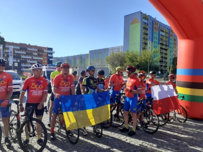 Na rowerach jadą dla Ukrainy. Trasa prowadzi z Wrocławia do Warszawy, ale ma ponad 750 km