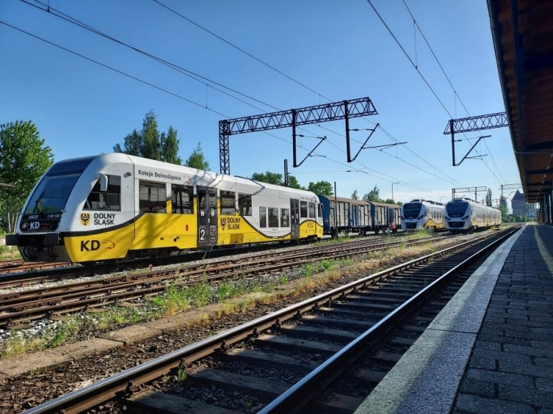 Pociąg do Szklarskiej Poręby przepełniony rowerami  - fot Koleje Dolnośląskie
