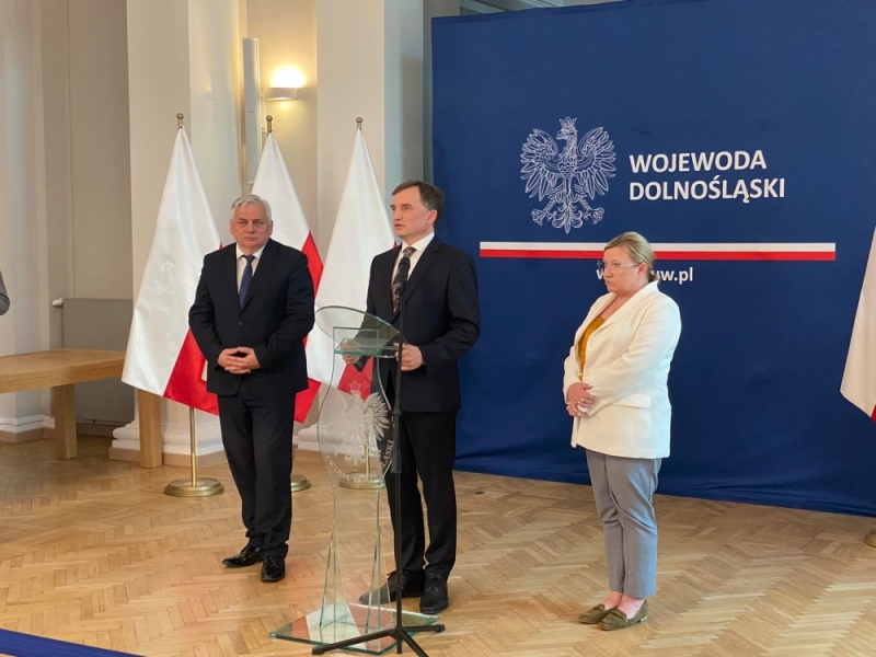 Zbigniew Ziobro: Polski nie stać na przejście na auta elektryczne - fot. Jakub Dworzecki