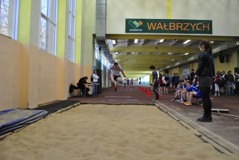 Hala lekkoatletyczna w Wałbrzychu doczeka się skromnego remontu - fot. osir.walbrzych.pl