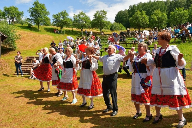 Po raz kolejny zespoły ludowe opanują Pstrążną koło Kudowy-Zdroju - fot. Marek Gałowski