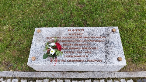 W Jeleniej Górze odsłonięto pomnik upamiętniający Rzeź Wołyńską, ofiary Syberii i Katynia - 2