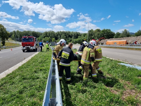 Straż Pożarna ćwiczyła na Zachodniej Obwodnicy Wałbrzycha (ZDJĘCIA) - 12