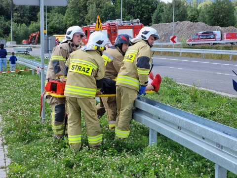 Straż Pożarna ćwiczyła na Zachodniej Obwodnicy Wałbrzycha (ZDJĘCIA) - 11
