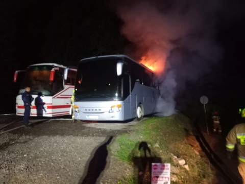 Karpacz: Spłonęły dwa autobusy. Jest nagroda za wskazanie sprawców - 0