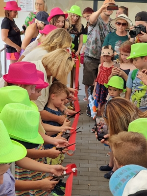 Świdnica: Otwarto basen letni [ZOBACZ] - 11