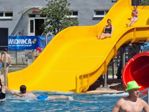 Świdnica: Otwarto basen letni [ZOBACZ] - 13
