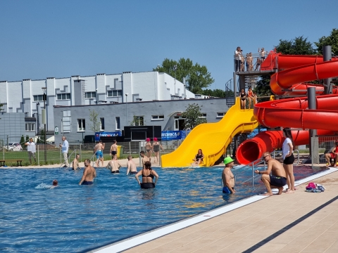 Świdnica: Otwarto basen letni [ZOBACZ] - 15