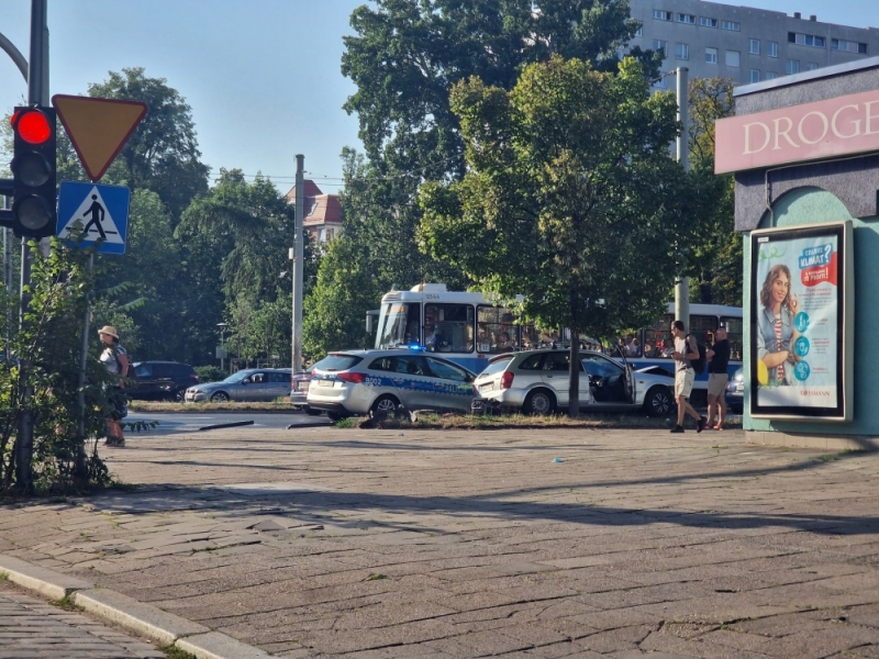 Wrocław: Wypadek przy Jastrzębiej - fot. RW