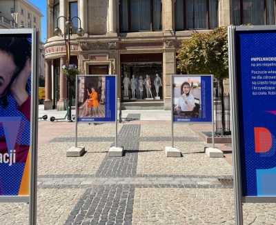 "W pełni kobieca". Nowa wystawa do zobaczenia na ulicy Świdnickiej we Wrocławiu.