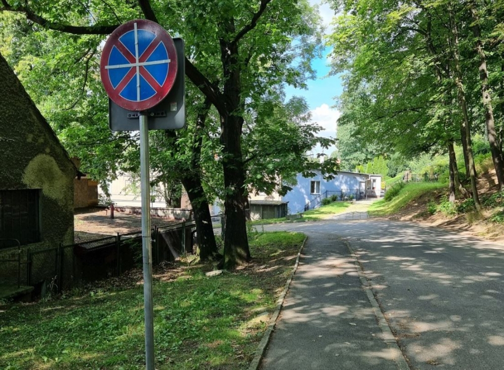 Tego nie wymyśliłby nawet Bareja. "Obrotowe znaki" na miarę naszych możliwości i potrzeb - fot. Bartosz Szarafin
