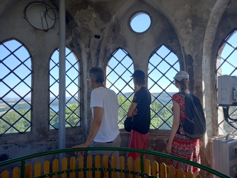 Zabytkowa wieża widokowa w Dobromierzu bardziej przyjazna dla turystów - fot. Barbara Szeligowska