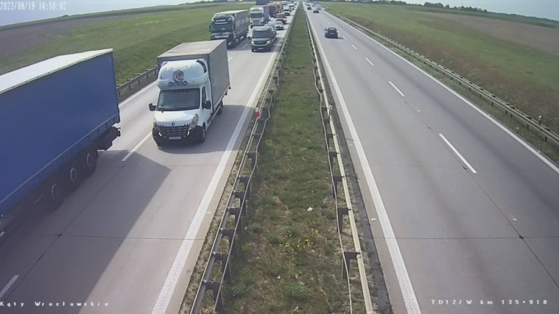 A4 odblokowana po wypadku przy Kątach Wrocławskich - fot. kamery GDDKiA