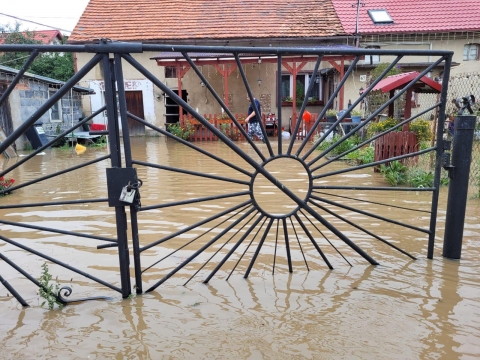 Dramat mieszkańców gminy Marcinowice. Trudna sytuacja także w okolicach Sobótki [ZDJĘCIA, OSTRZEŻENIE] - 5