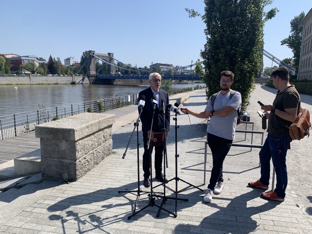 Wojewoda dolnośląski odwołał zakaz połowu ryb w Odrze - fot. Piotr Osowicz