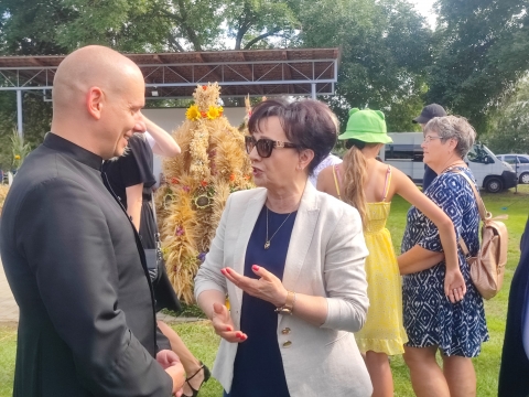 Marszałek Sejmu odwiedziła dożynki w Tyńcu Legnickim - 4