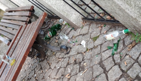 Bolków: Anielska Fontanna zdemolowana. Niedawno zakończył się jej remont - 2