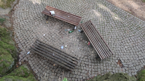 Bolków: Anielska Fontanna zdemolowana. Niedawno zakończył się jej remont - 4