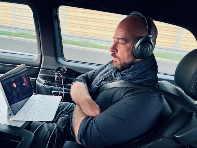 Jacek Sutryk kontra internauci: "Proponuję więcej mycia", "Niech pan sobie jeździ", "Nie za pieniądze trolla"