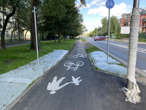 Fuszerka czy remont - zastanawiają się cykliści. Remont na ul. Obornickiej nie spodobał się rowerzystom [ZDJĘCIA] - 2