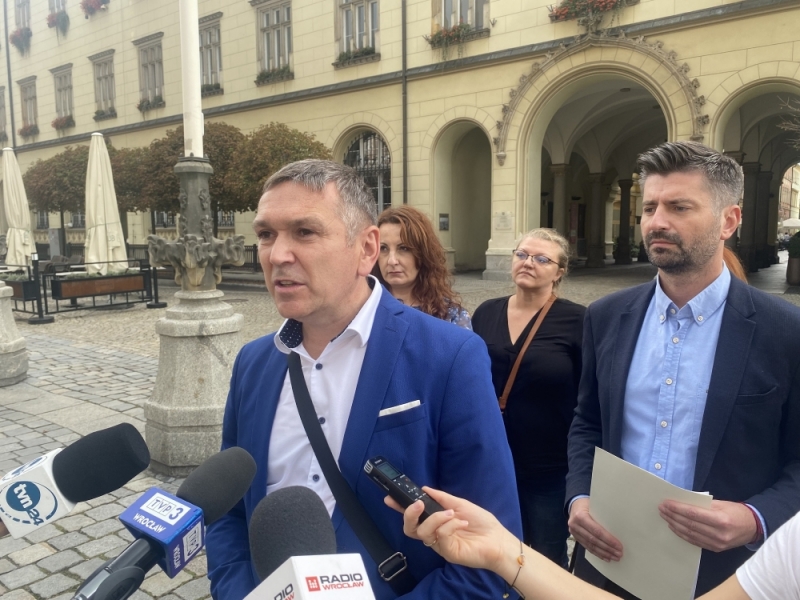 Kuratorzy wychodzą na ulicę: Żądamy 20% podwyżki i zwrotu kosztu za dojazdy - fot. Jakub Dworzecki
