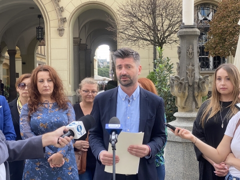 Kuratorzy wychodzą na ulicę: Żądamy 20% podwyżki i zwrotu kosztu za dojazdy - 0