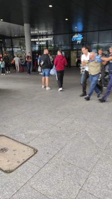 Atak nożownika w centrum miasta i galerii - ranni taksówkarze trafili do szpitala - 1