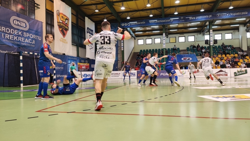 Porażka szczypiornistów Chrobrego w drugim meczu sezonu - fot. chrobryhandball.pl