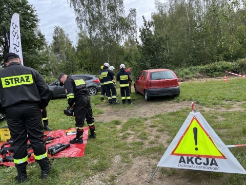 Nad Zalewem Mietkowskim ćwiczą strażacy ochotnicy z całego województwa - 3