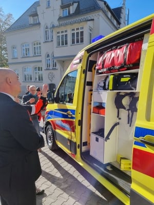 Nowy ambulans zasilił flotę pogotowia ratunkowego przy dzierżoniowskim szpitalu powiatowym - 2