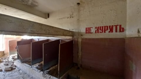 To ostatni nieodremontowany budynek posowieckich koszar w Legnicy [ZDJĘCIA] - 1
