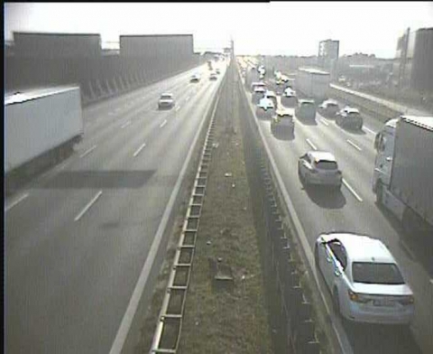 Wypadek i ponad 10 km korek na autostradzie A4. Utrudnienia także na AOW - 1