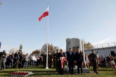W Strzegomiu odsłonięto Pomnik Ofiar Katastrofy Smoleńskiej