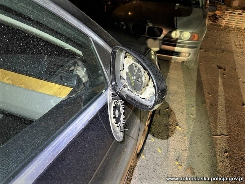 Oława: Pijany wandal zniszczył pięć samochodów [ZDJĘCIA] - fot. Policja 