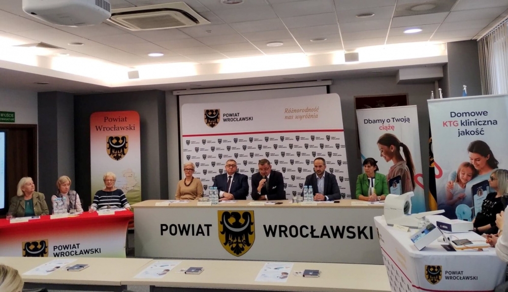 Powiat Wrocławski zachęca do zdalnych badań - fot: Jakub Ciołko
