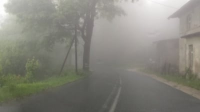 IMGW ostrzega: W nocy i rano gęsta mgła