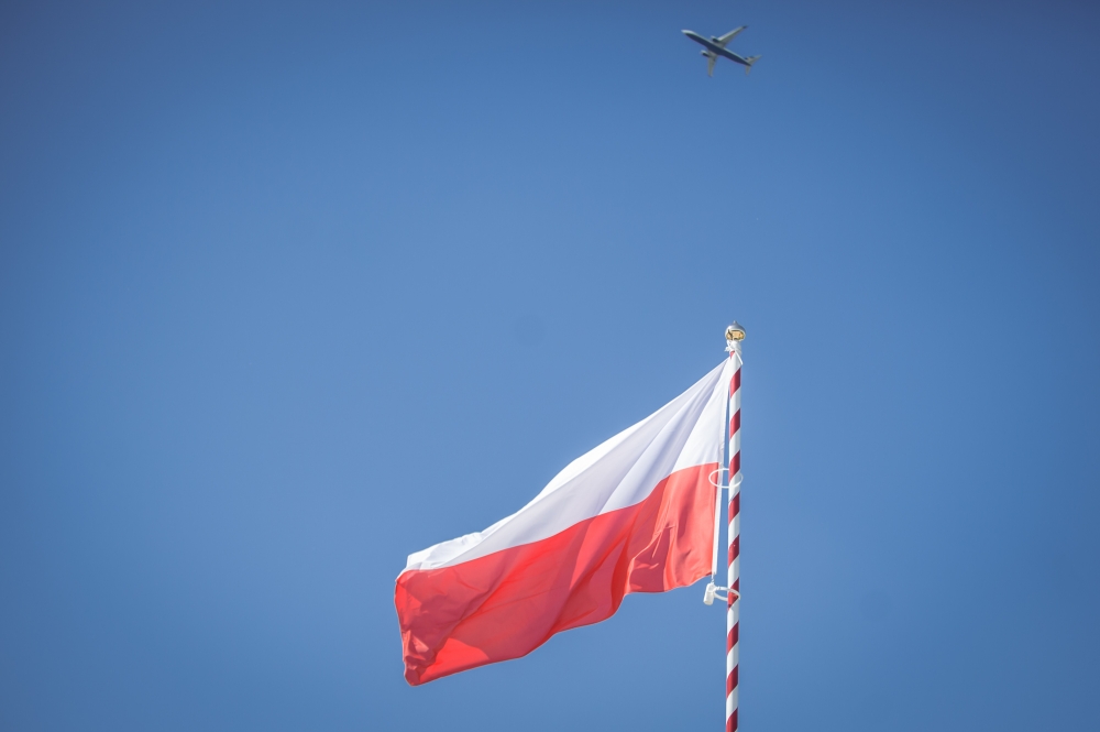 Flagi na budynkach z okazji święta narodowego? Nie wszystkim to się podoba - fot. archiwum.radiowroclaw.pl