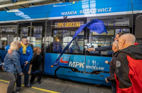 Wanda Rutkiewicz patronką jednego z wrocławskich tramwajów - 1