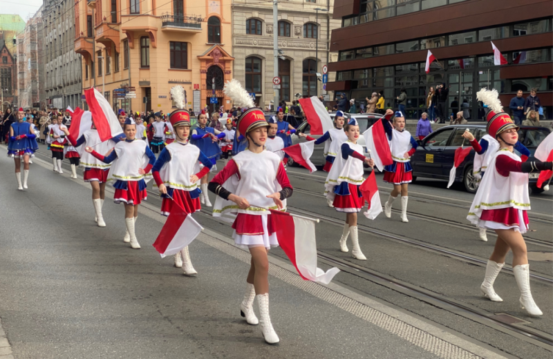 Radosna Parada Niepodległości przeszła ulicami miasta [ZDJĘCIA] - fot. Jakub Dworzecki