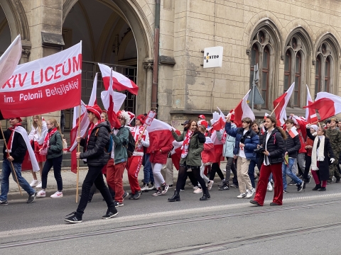 Radosna Parada Niepodległości przeszła ulicami miasta [ZDJĘCIA] - 8