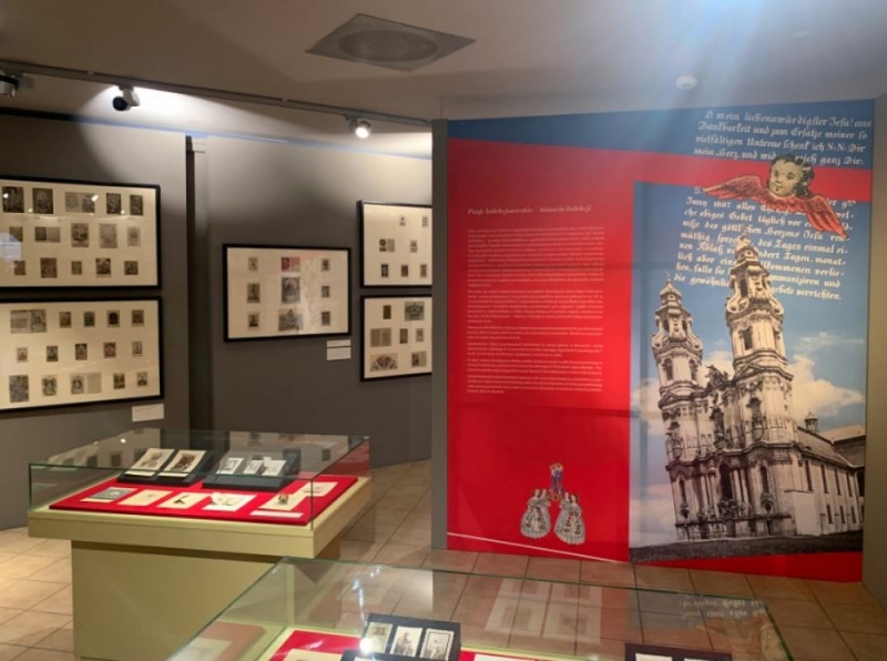 Grafika dewocyjna opanowała sale wrocławskiego Muzeum Etnograficznego  - fot. Piotr Osowicz
