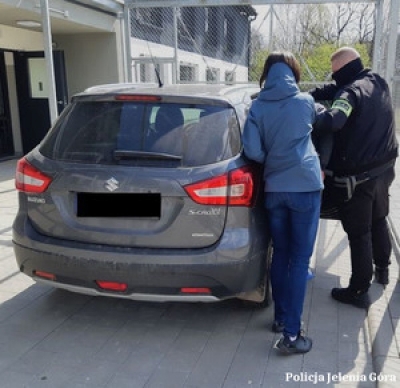 Policja zatrzymała bandytę, kt&oacute;ry dwa razy przymusem odebrał pieniądze temu samemu mężczyźnie