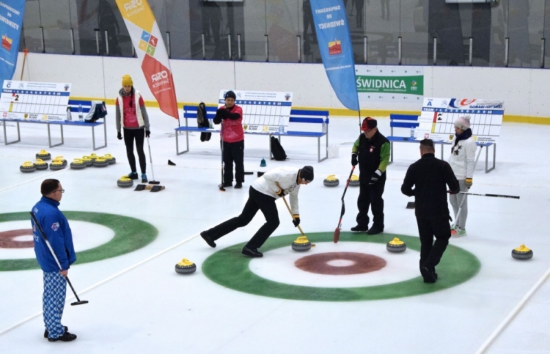 Jedyny klub curlingowy w regionie zaprasza na otwarte treningi - fot. Łukasz Żbik
