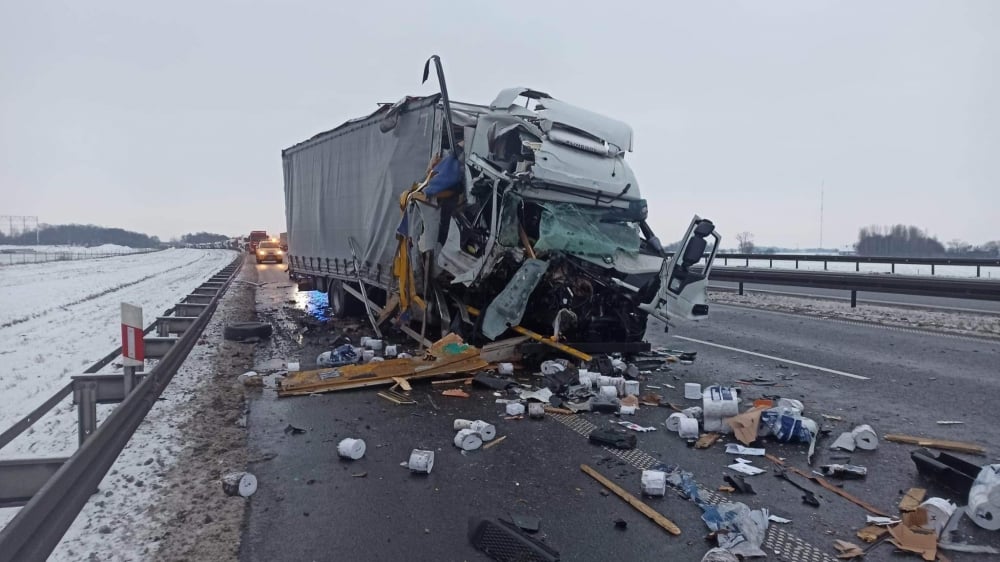 Autostrada A4 z Opola do Wrocławia zablokowana po wypadku (AKTUALIZACJA) - fot. KM PSP Wrocław (@wroc_km)
