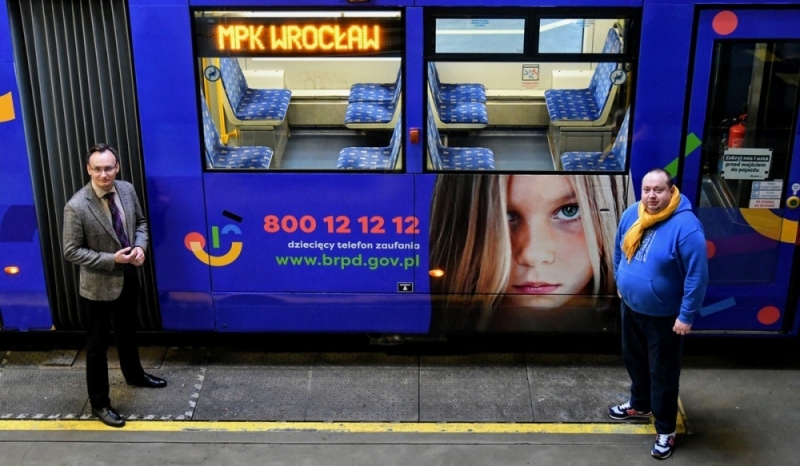 Wrocławskie MPK wspiera młodzież zmagającą się z problemami - fot. MPK Wrocław