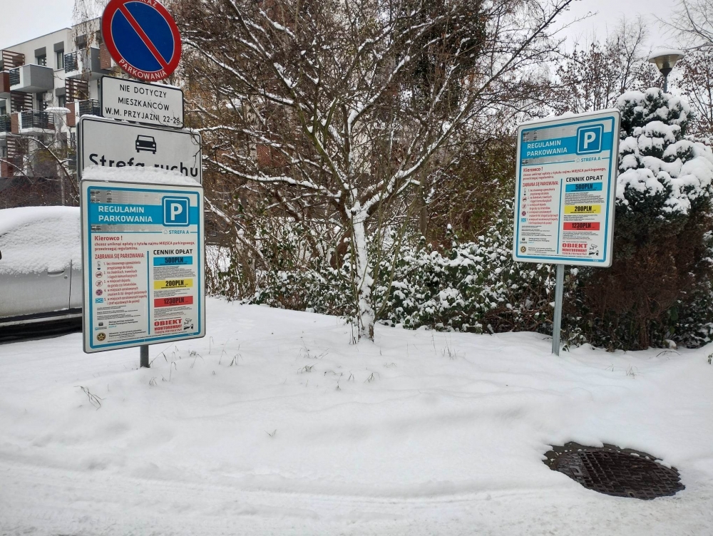 Ulica Przyjaźni nieprzyjazna dla parkujących kierowców - fot: Jakub Ciołko
