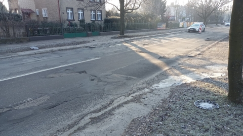 Drogi w Legnicy dziurawe jak ser szwajcarski [FOTO] - 6