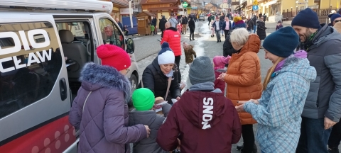 Tysiące pączków na tłusty czwartek z Radiem Wrocław [FOTO] - 19