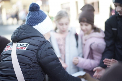 Tysiące pączków na tłusty czwartek z Radiem Wrocław [FOTO] - 23